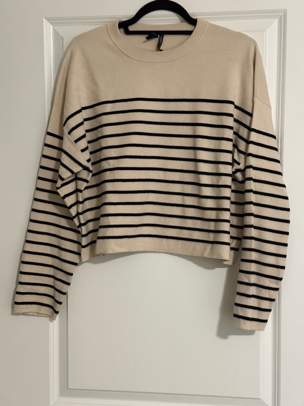 ICONE Cream and Black Ribbed Knit Sweater